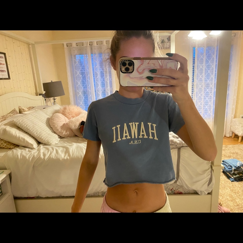 Cute cropped top!